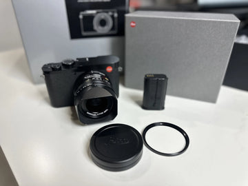 Leica Q2 Compact Digital Camera with 1.7/28 SUMMILUX Lens, Original Accessories