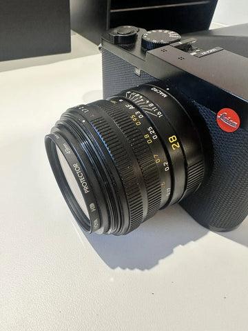 Leica Q2 47.3MP Digital Compact Camera - Black | Mint Condition